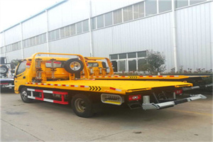 东山附近拖车救援搭电